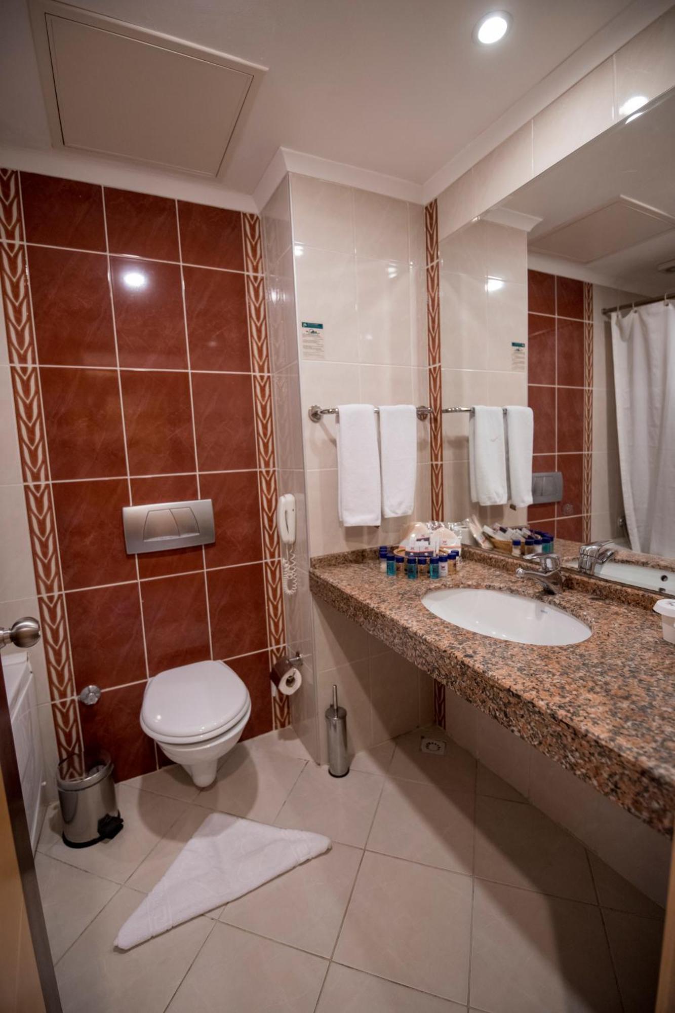 Viking Garden Hotel เกเมร์ ภายนอก รูปภาพ