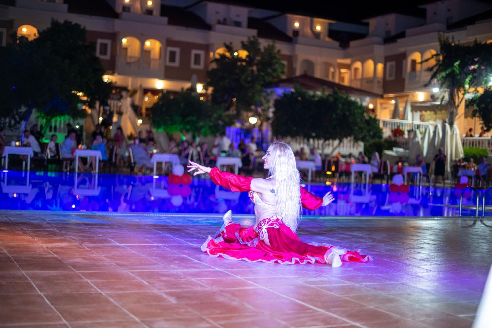 Viking Garden Hotel เกเมร์ ภายนอก รูปภาพ