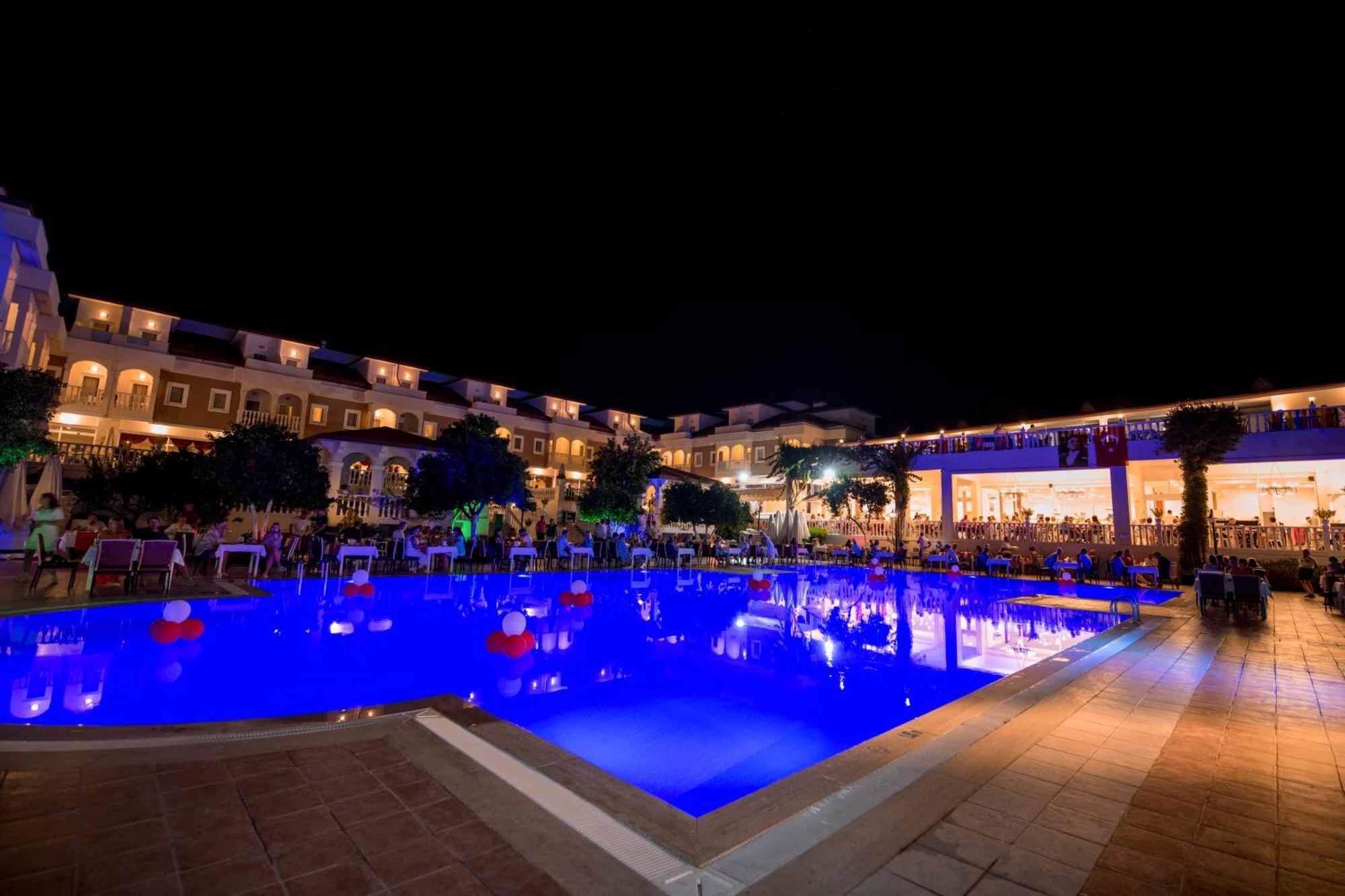 Viking Garden Hotel เกเมร์ ภายนอก รูปภาพ